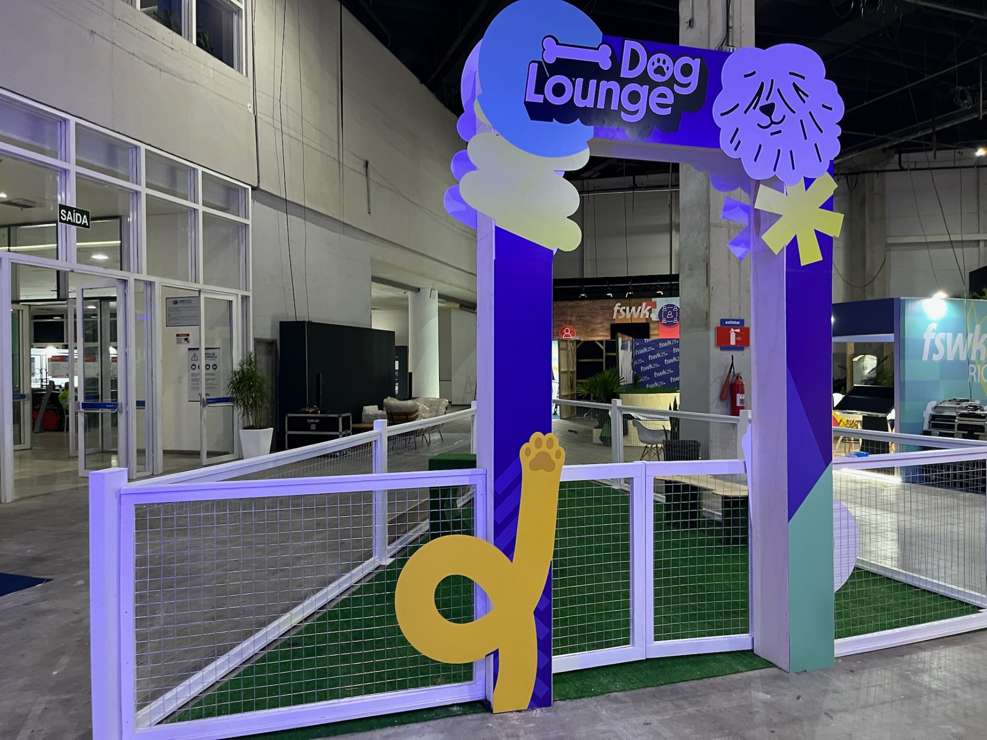 Dog Lounge — FSWK